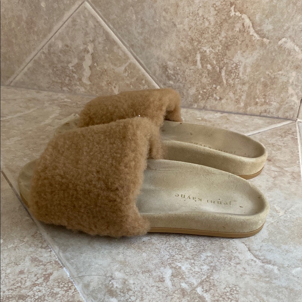 Jenni Kayne Tan Cozy Slippers Plush Fuzzy Upper